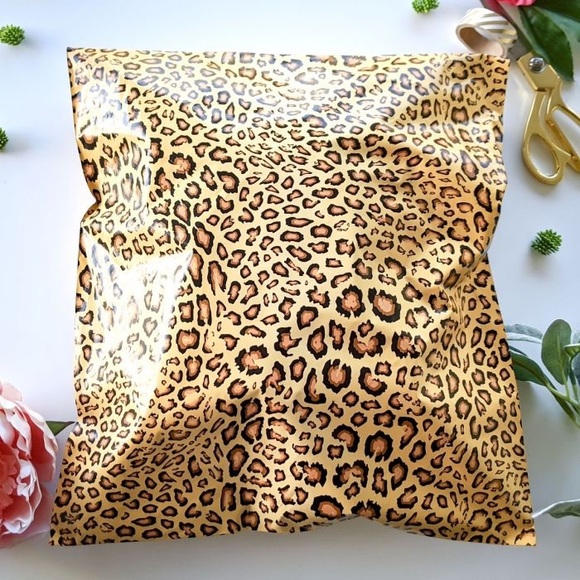 Leopard Poly Mailers 6x9 Pack of 50 - Picture 5 of 7